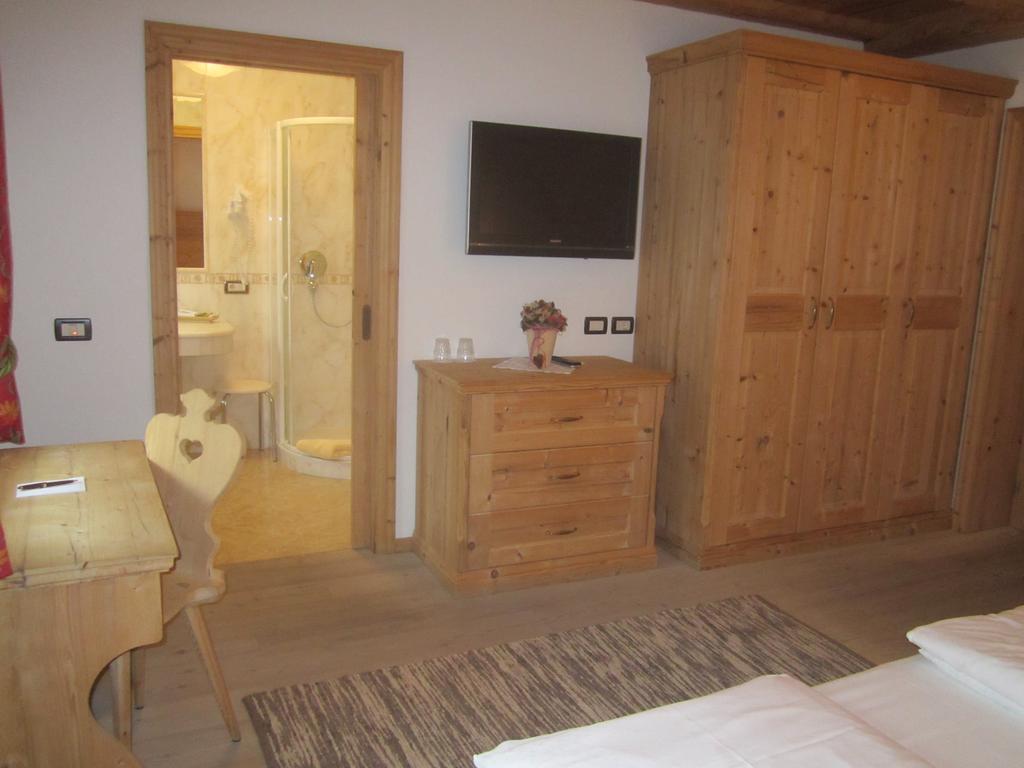 Hotel Corona Krone Selva di Val Gardena Rum bild