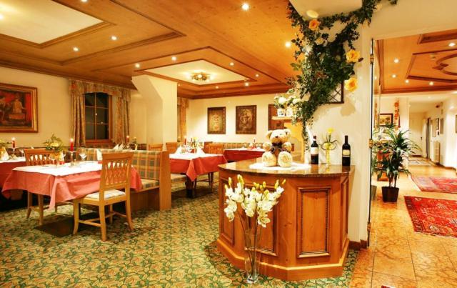 Hotel Corona Krone Selva di Val Gardena Exteriör bild