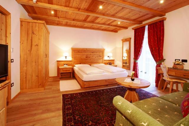 Hotel Corona Krone Selva di Val Gardena Exteriör bild