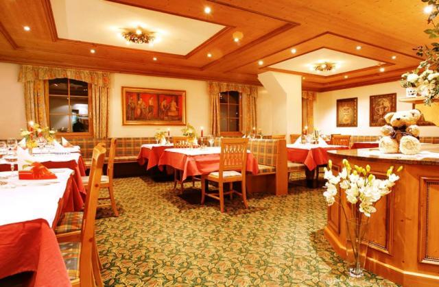 Hotel Corona Krone Selva di Val Gardena Exteriör bild