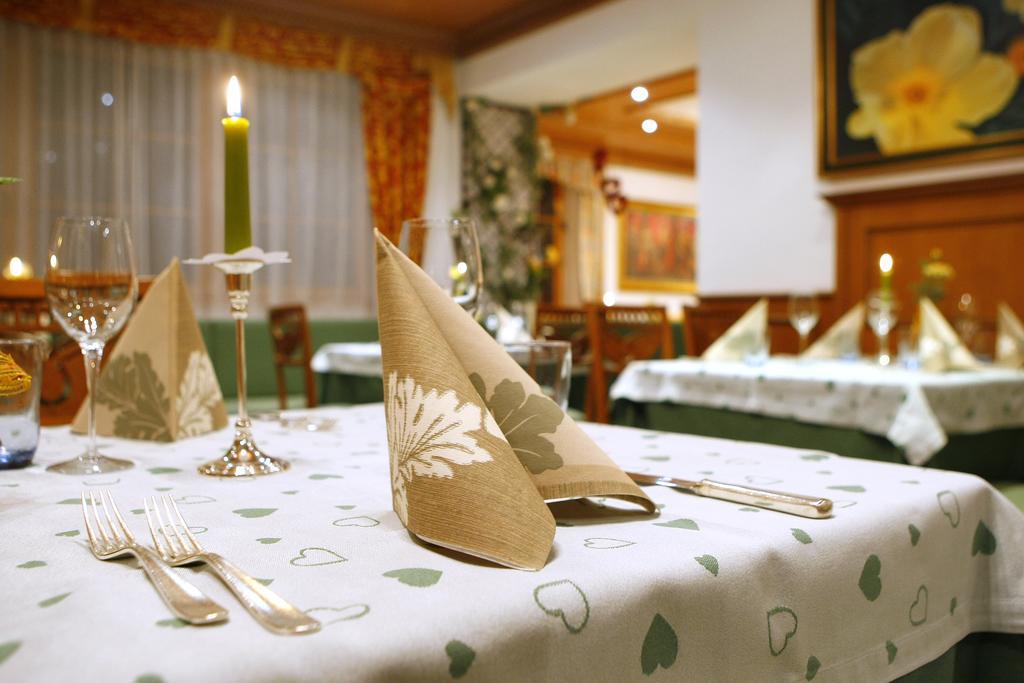 Hotel Corona Krone Selva di Val Gardena Exteriör bild