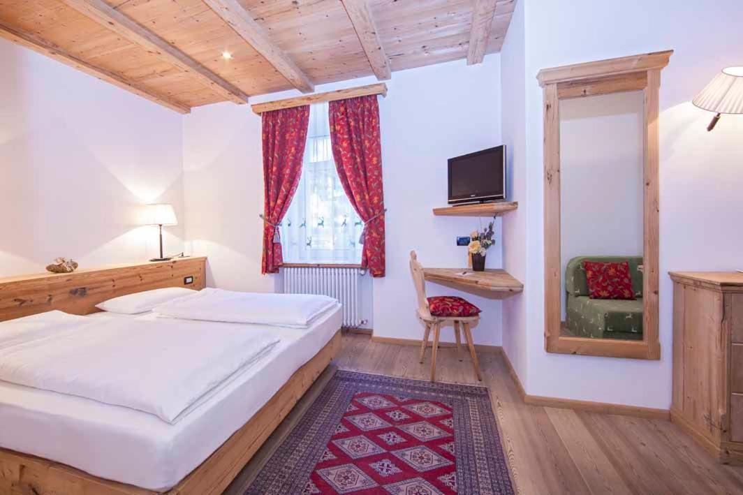 Hotel Corona Krone Selva di Val Gardena Exteriör bild